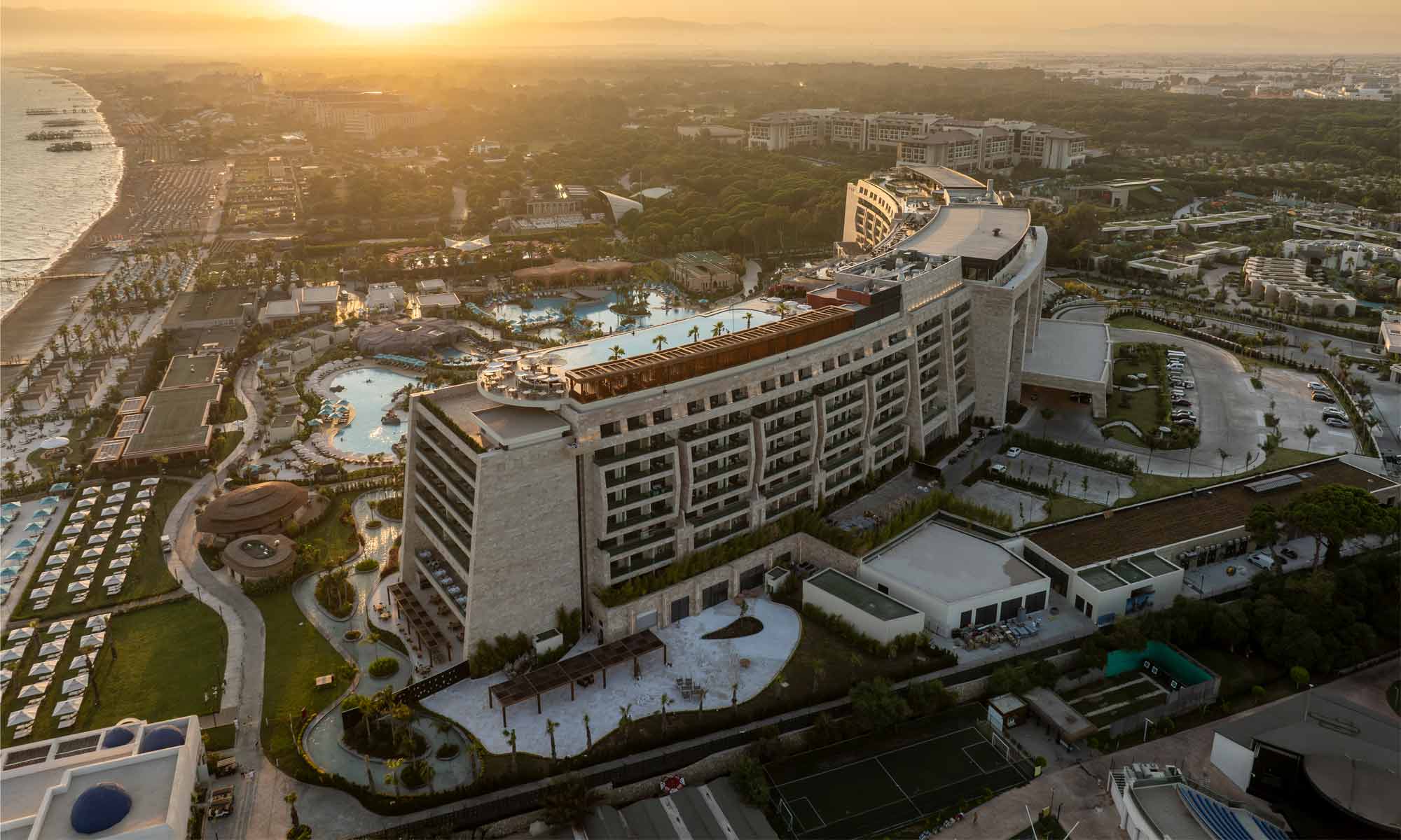 REGNUM THE CROWN - ANTALYA (LAGOON VILLAS COMPLETED 2024- MAIN BUILDING COMPLETED 2025)